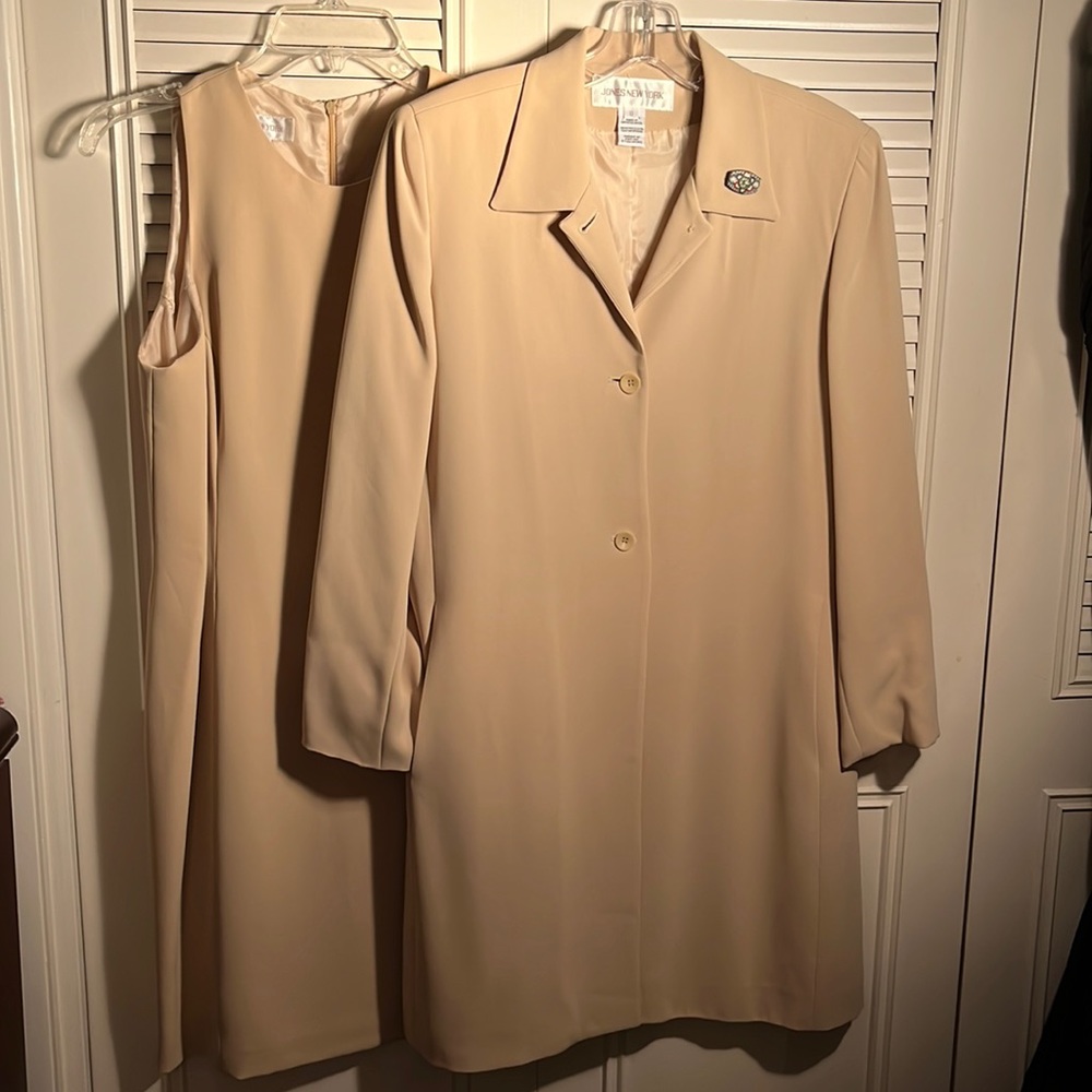 Dress and Coat, Jones New York. Champagne Color, Never Worn, Sheath, Perfect!